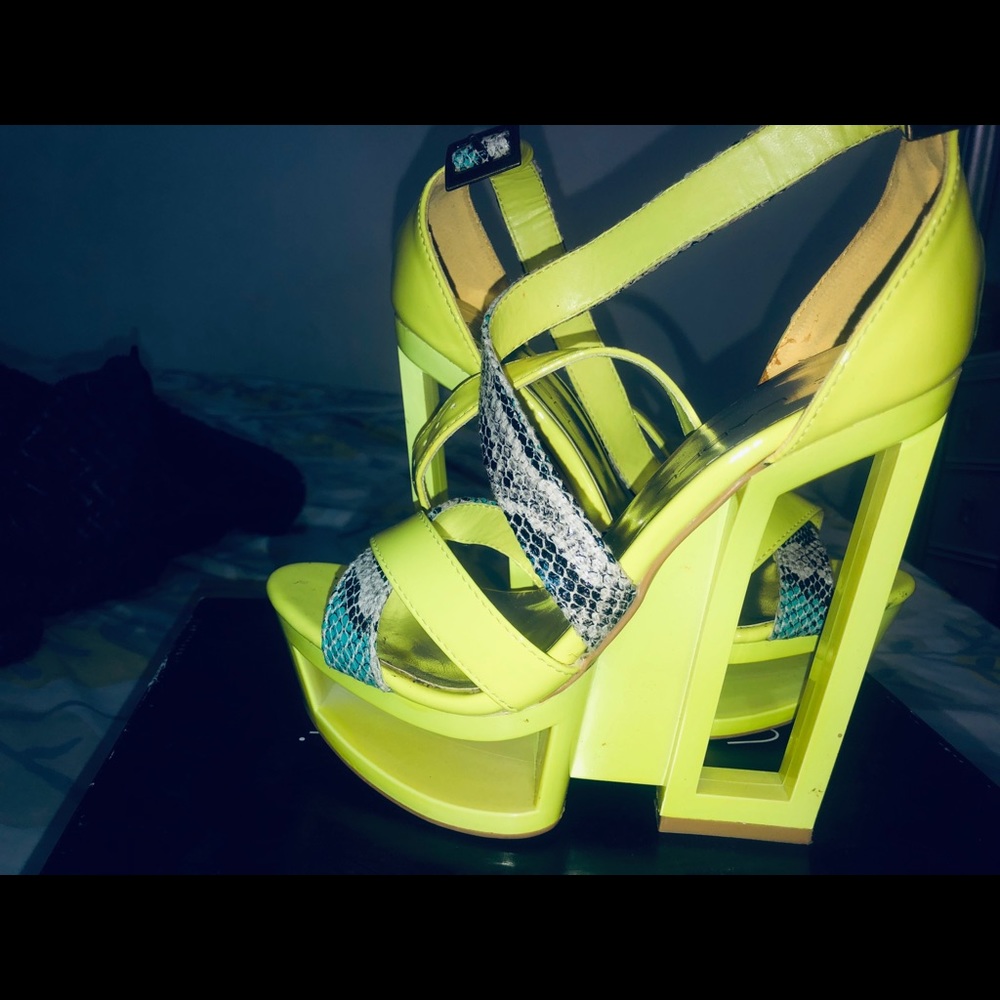 C. Label  Heels